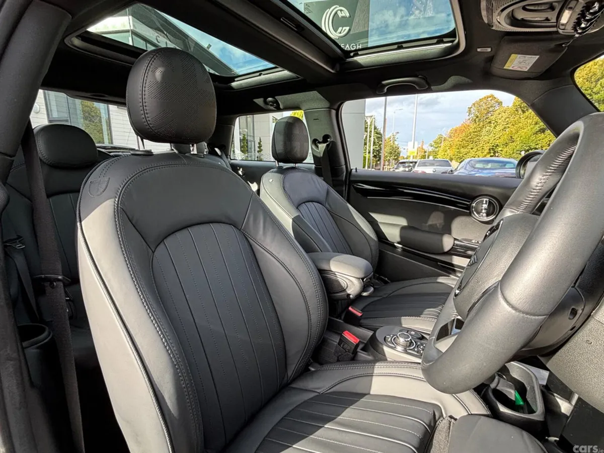Mini Cooper Hatchback, Electric, 2023, Black