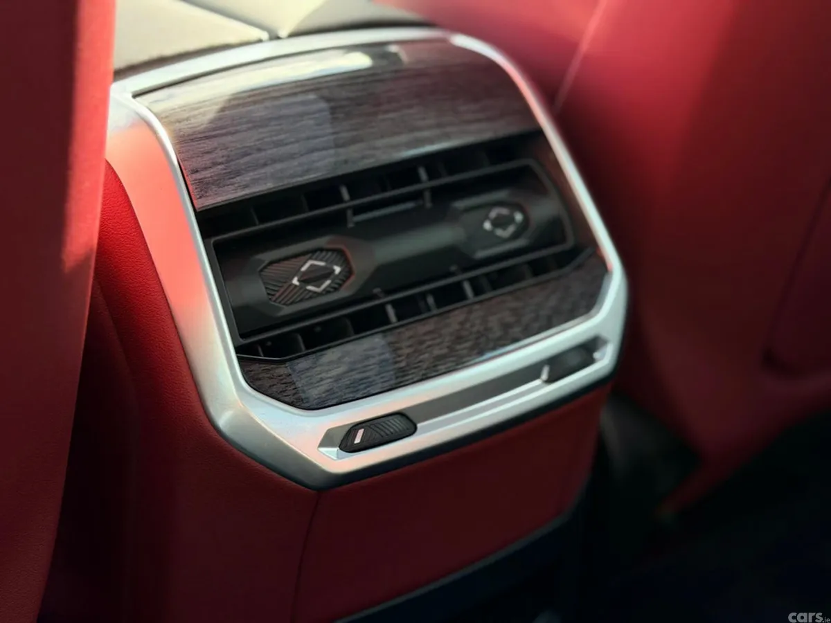 BMW i7 Saloon, Electric, 2025, Grey
