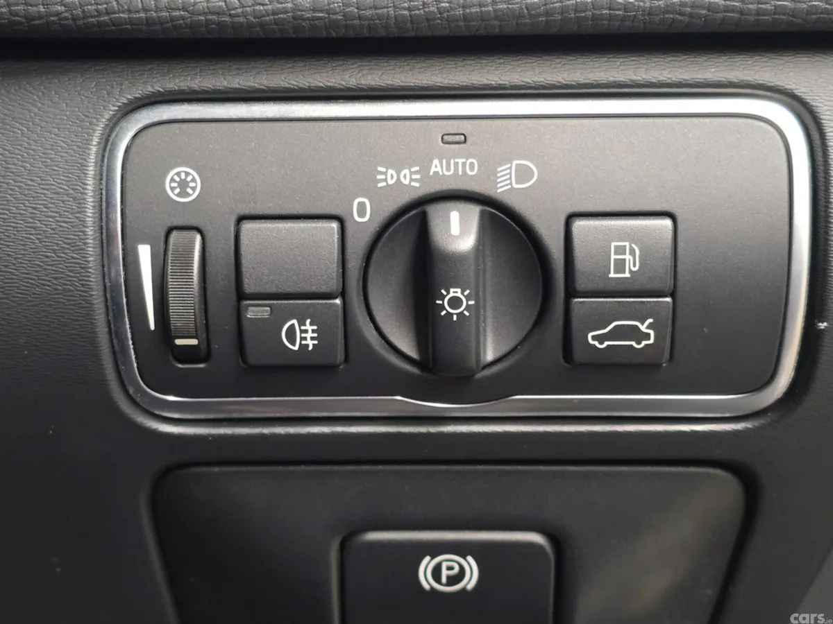 Volvo XC60 SUV, Diesel, 2015, Blue
