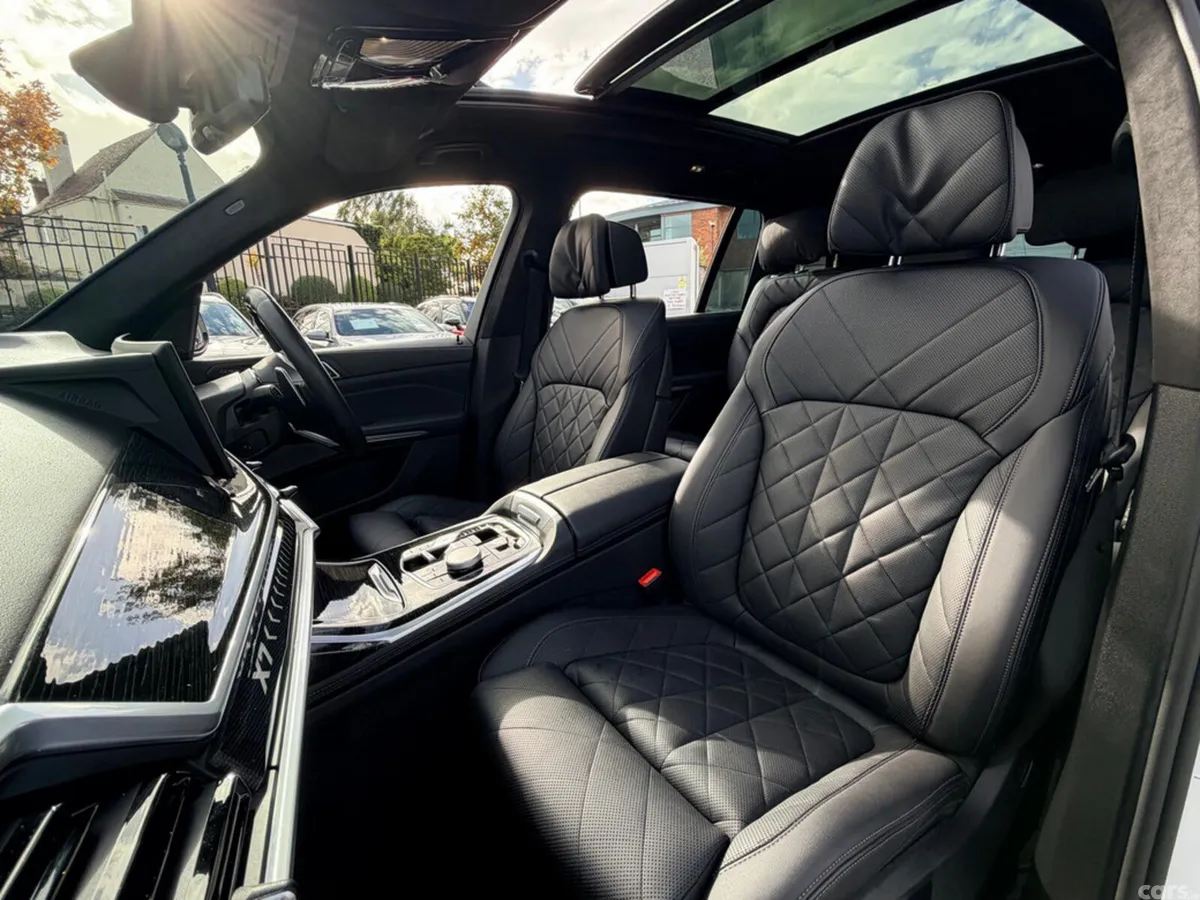 BMW X7 Hatchback, Petrol, 2024, White