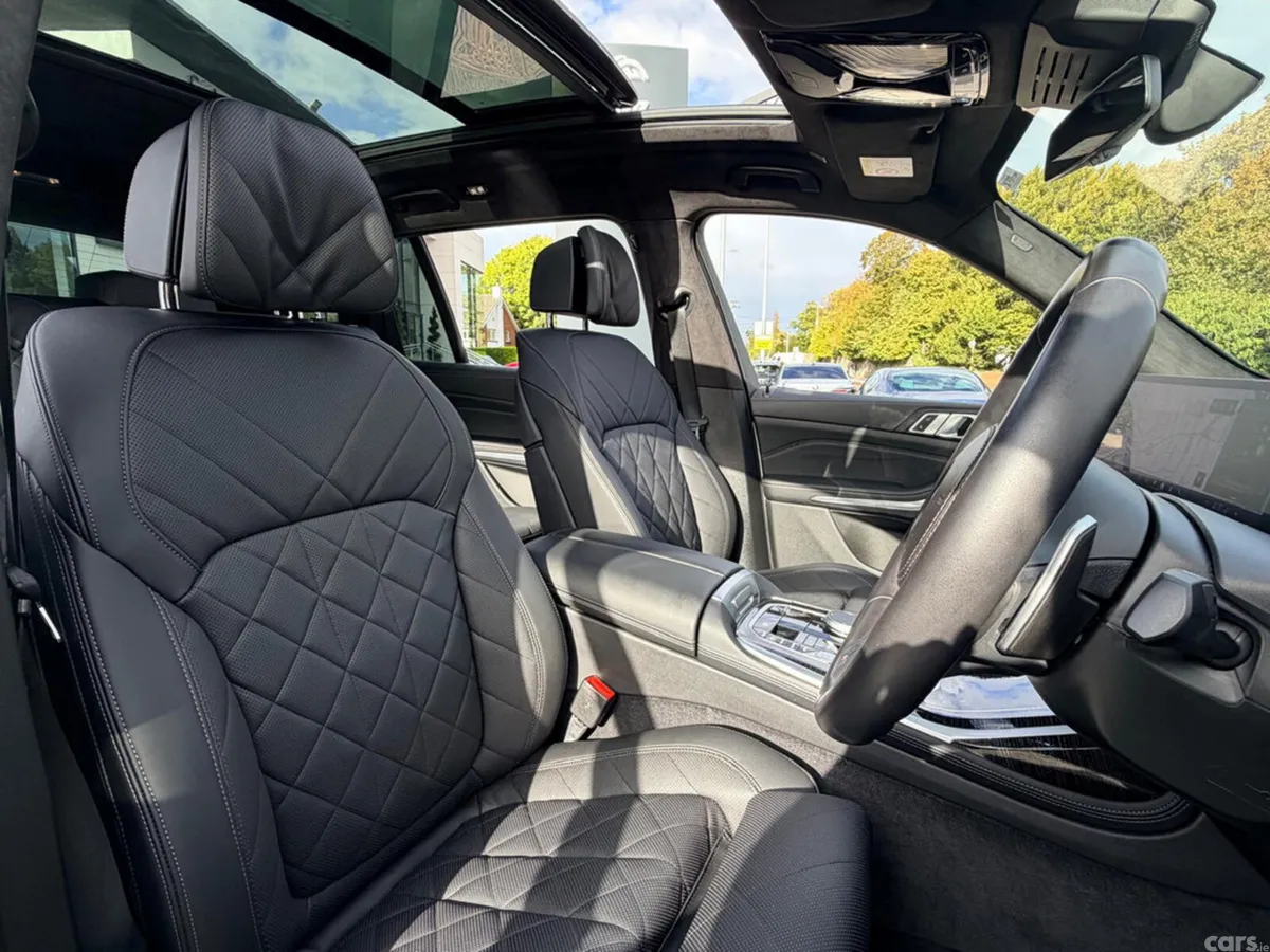 BMW X7 Hatchback, Petrol, 2024, White