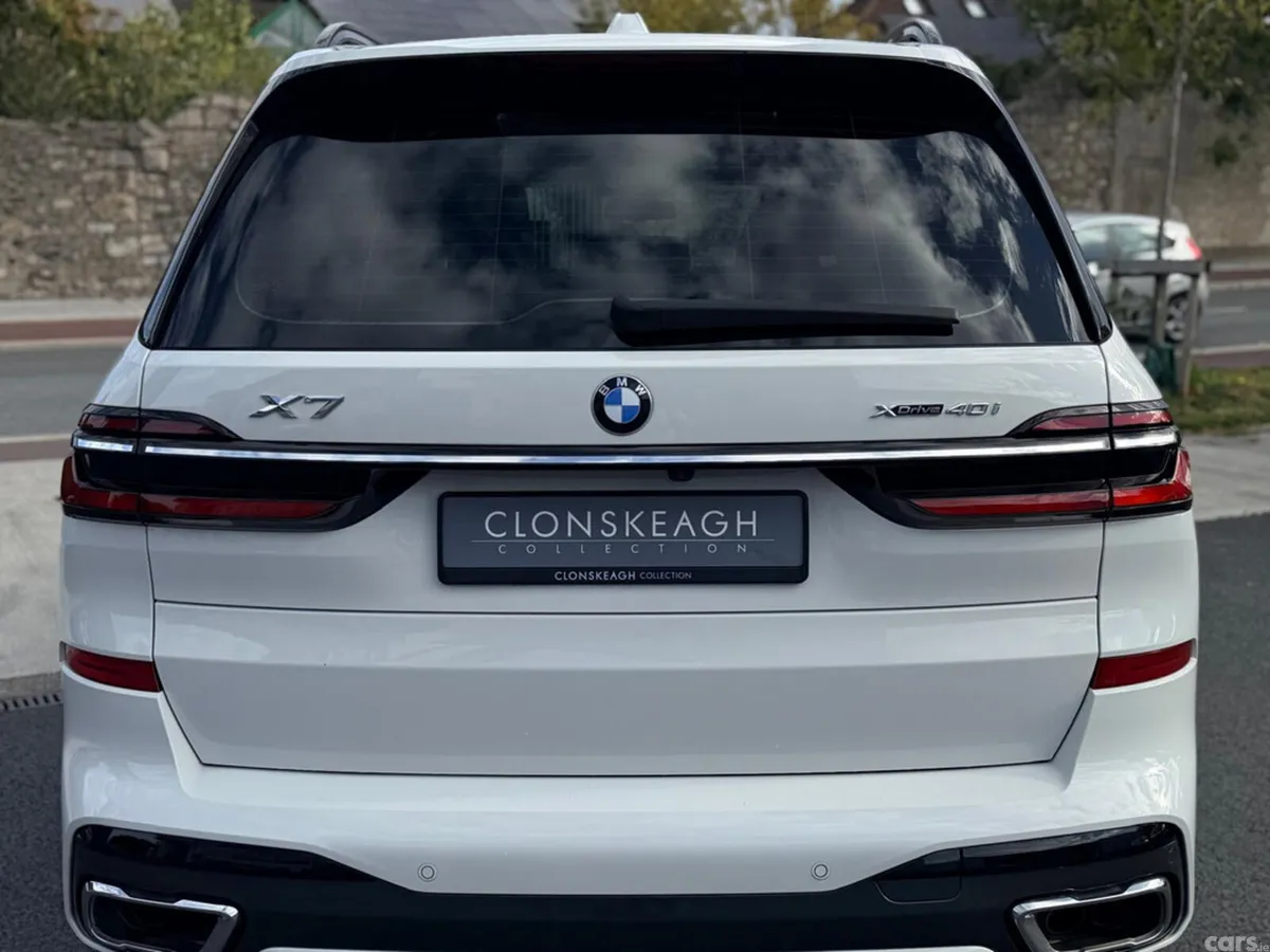BMW X7 Hatchback, Petrol, 2024, White