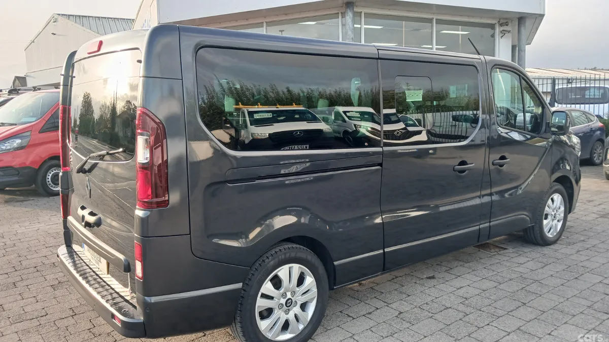 Renault Trafic MPV, Diesel, 2025, Grey