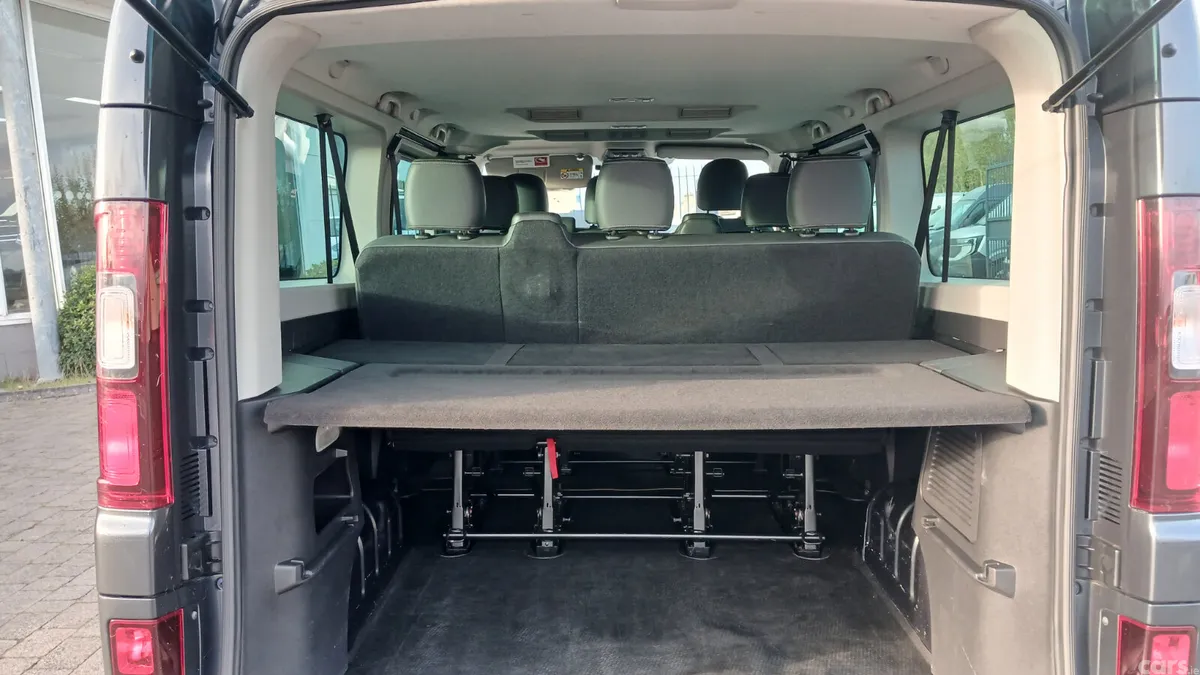 Renault Trafic MPV, Diesel, 2025, Grey