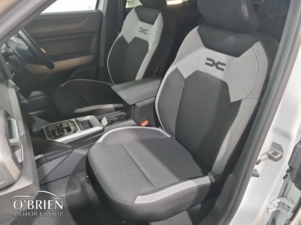 Dacia Duster SUV, Petrol Hybrid, 2026, White
