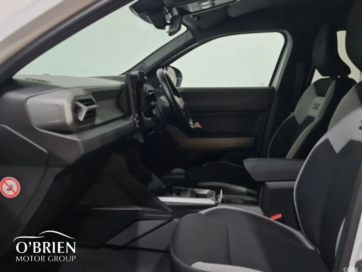 Dacia Duster SUV, Petrol Hybrid, 2026, White