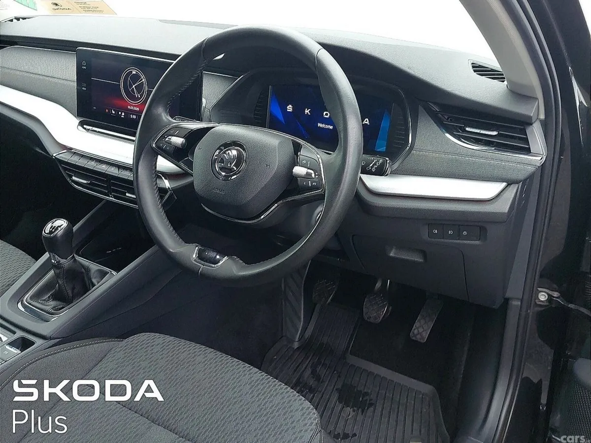 Skoda Octavia Saloon, Diesel, 2024, Black