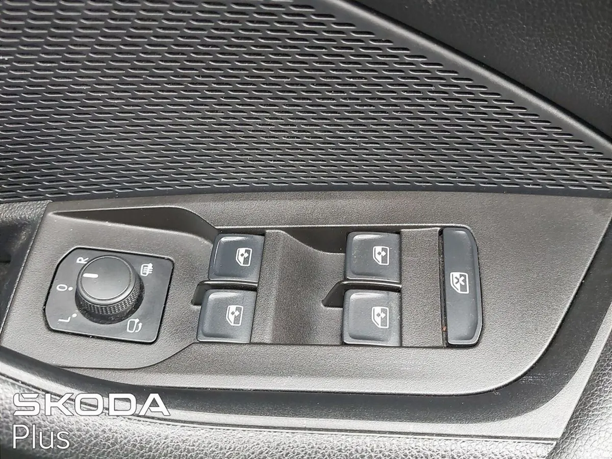 Skoda Octavia Saloon, Diesel, 2024, Black