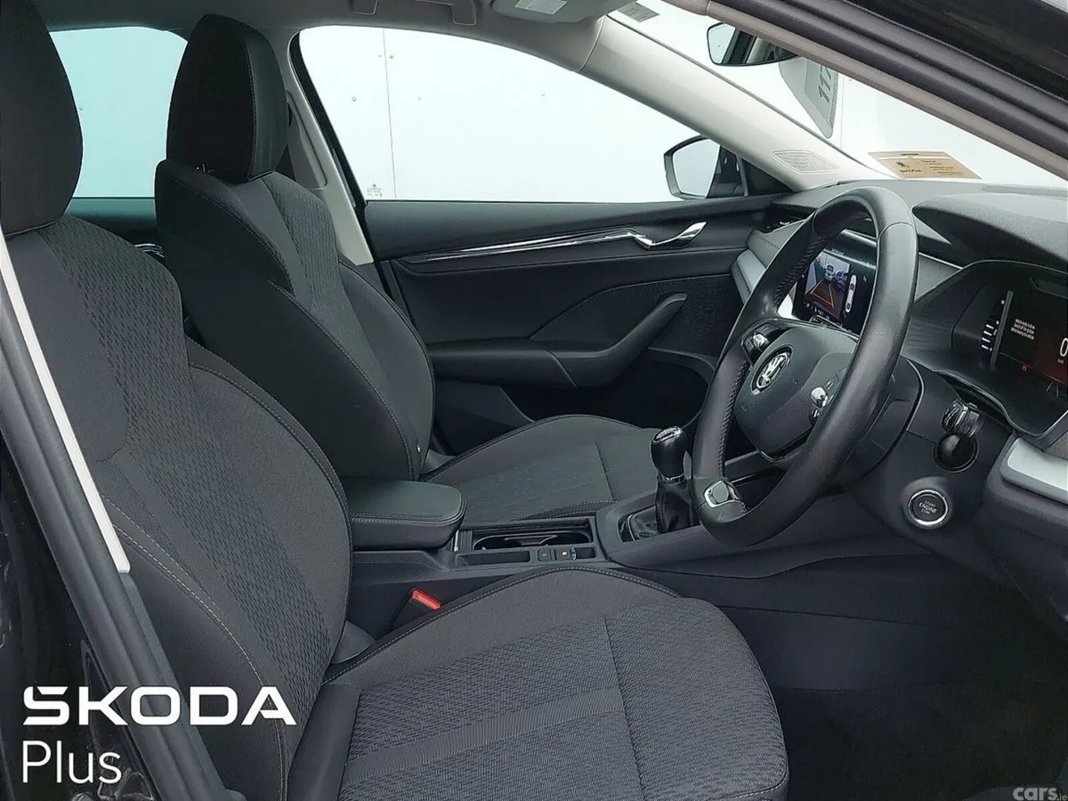 Skoda Octavia Saloon, Diesel, 2024, Black