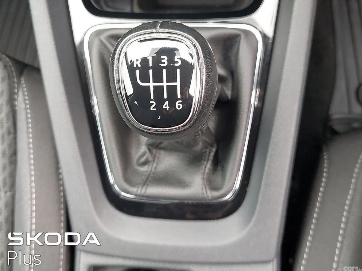 Skoda Octavia Saloon, Diesel, 2024, Black