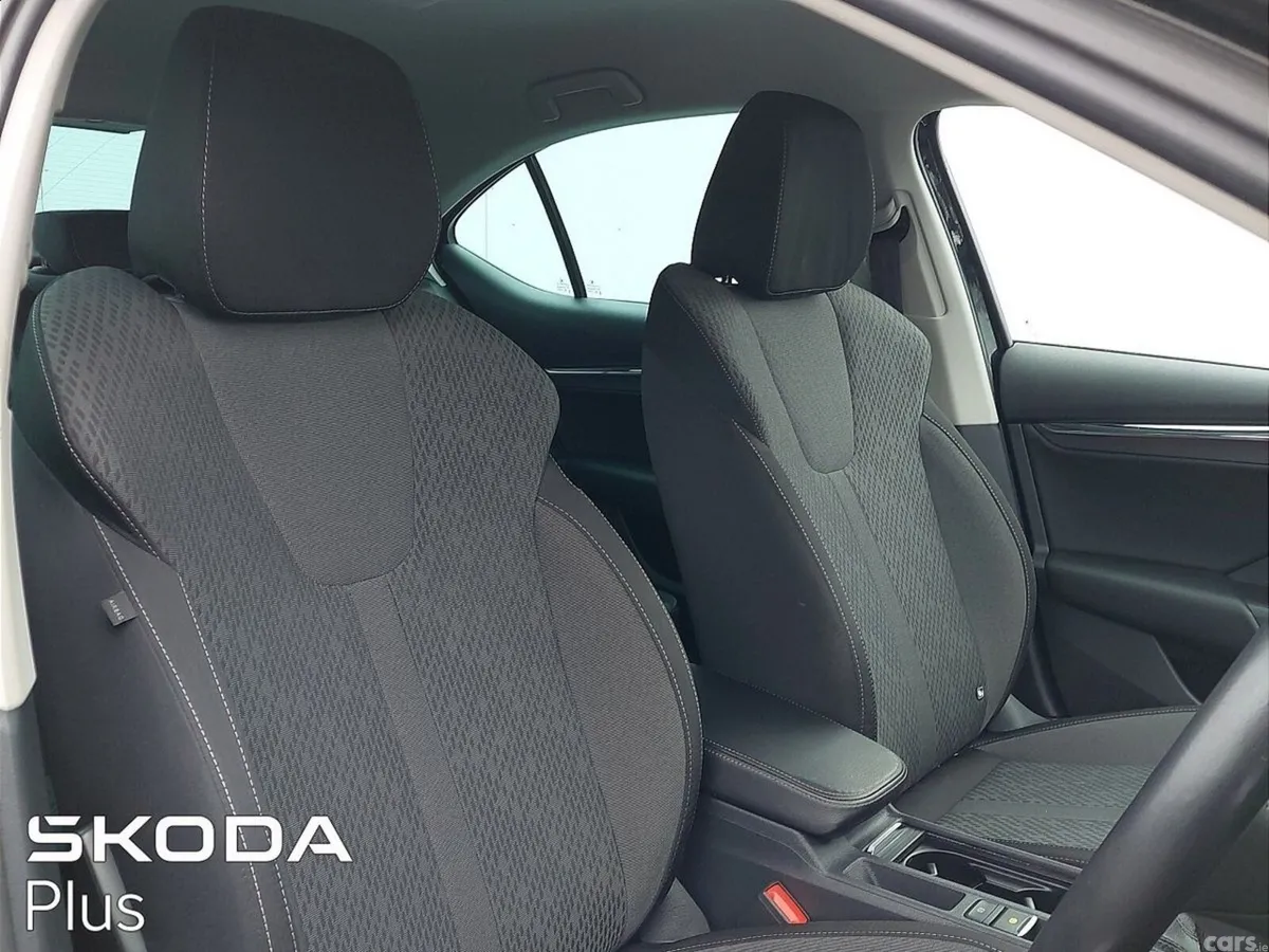 Skoda Octavia Saloon, Diesel, 2024, Black
