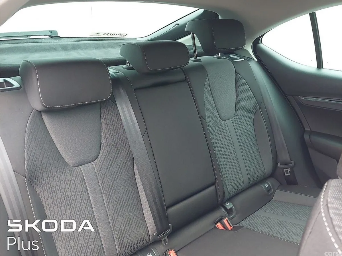 Skoda Octavia Saloon, Diesel, 2024, Black