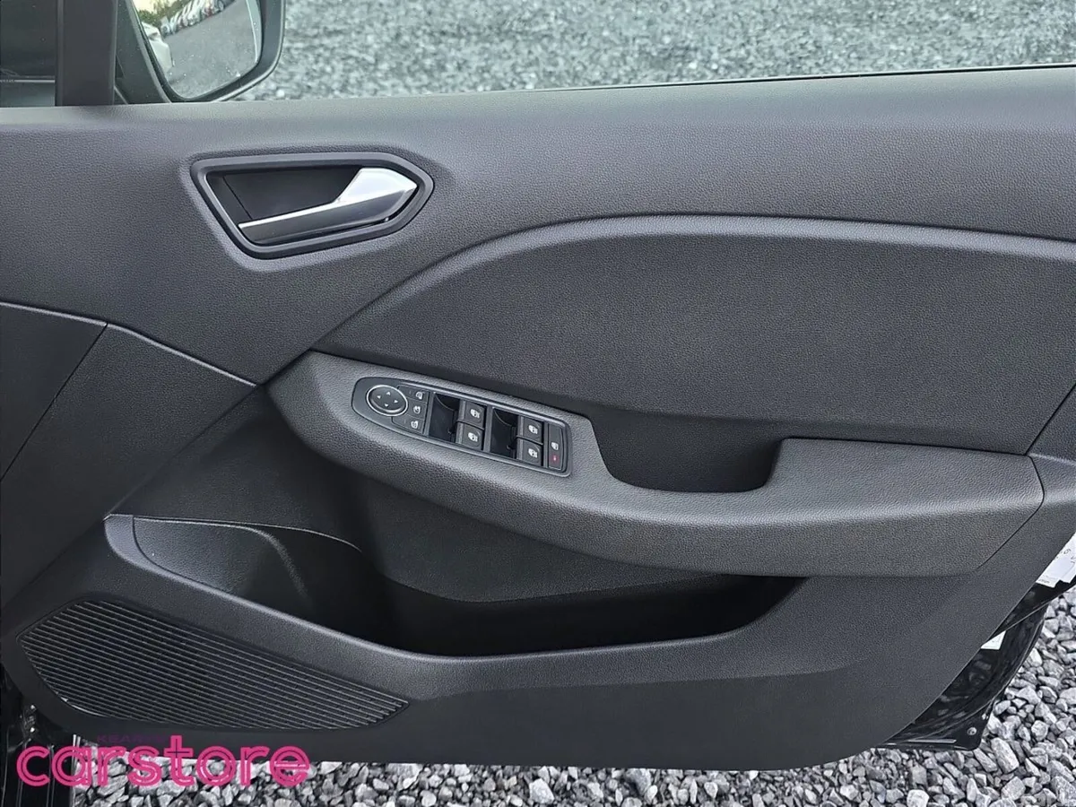 Renault Clio Hatchback, Petrol, 2024, Black