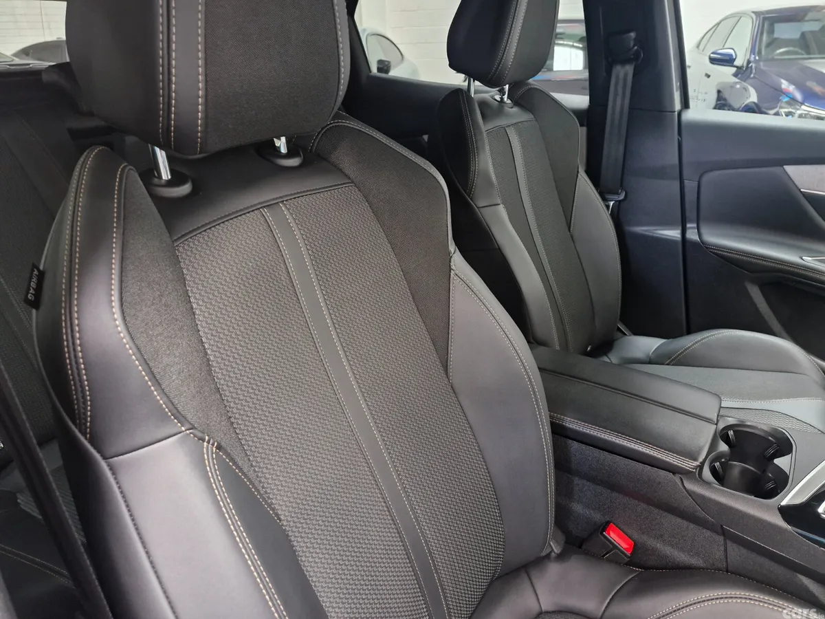 Peugeot 3008 MPV, Diesel, 2024, Grey