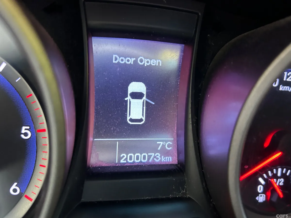 Hyundai Santa Fe SUV, Diesel, 2014, Silver