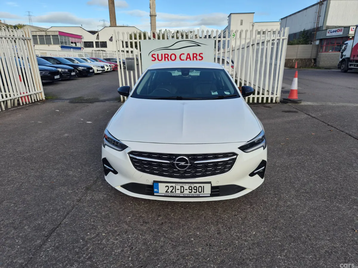 Opel Insignia Hatchback, Diesel, 2022, White
