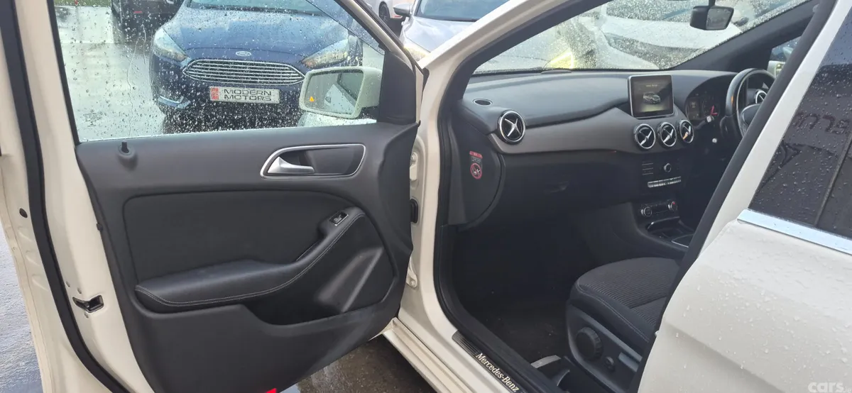 Mercedes-Benz B-Class MPV, Petrol, 2015, White