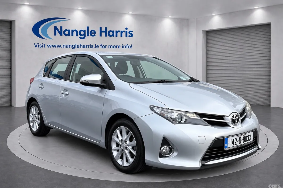 Toyota Auris Hatchback, Diesel, 2014, Silver