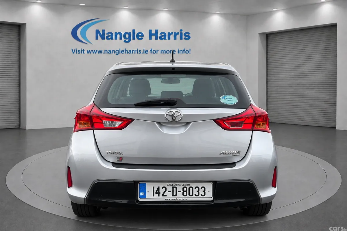 Toyota Auris Hatchback, Diesel, 2014, Silver