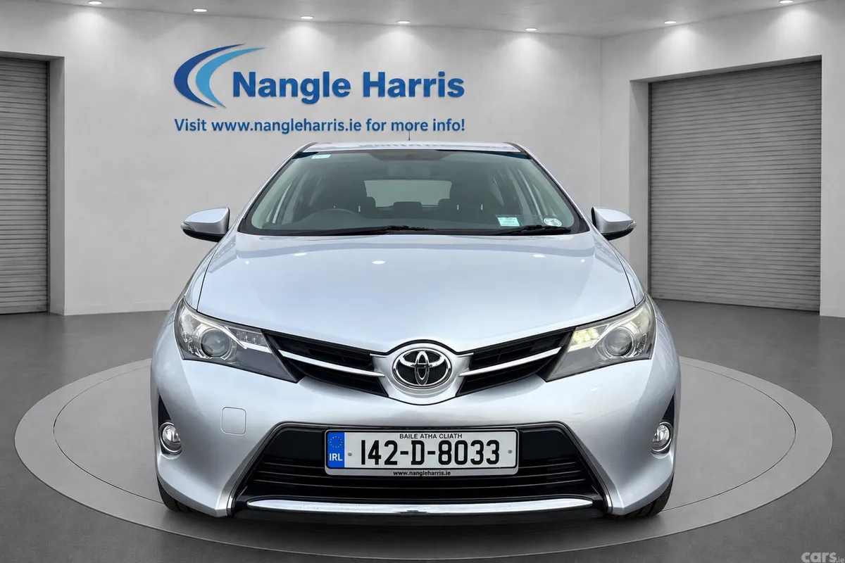 Toyota Auris Hatchback, Diesel, 2014, Silver