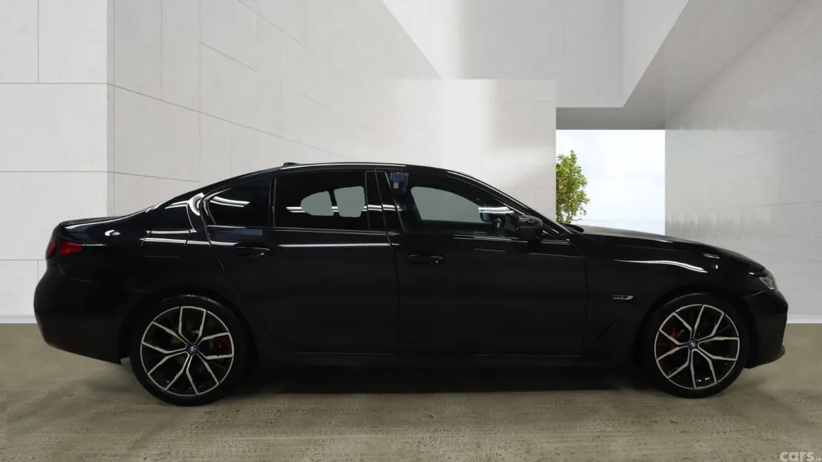 BMW 5-Series Saloon, Petrol Hybrid, 2023, Black