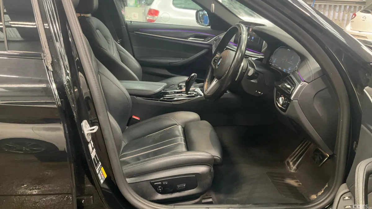 BMW 5-Series Saloon, Petrol Hybrid, 2023, Black