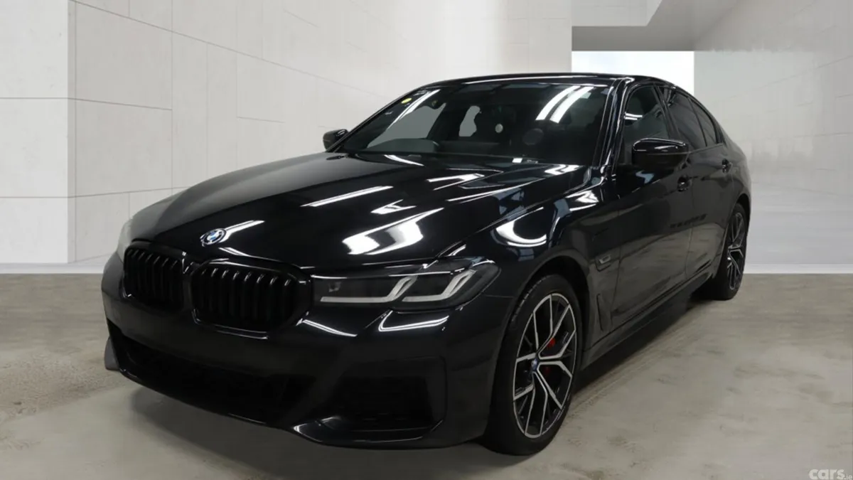 BMW 5-Series Saloon, Petrol Hybrid, 2023, Black