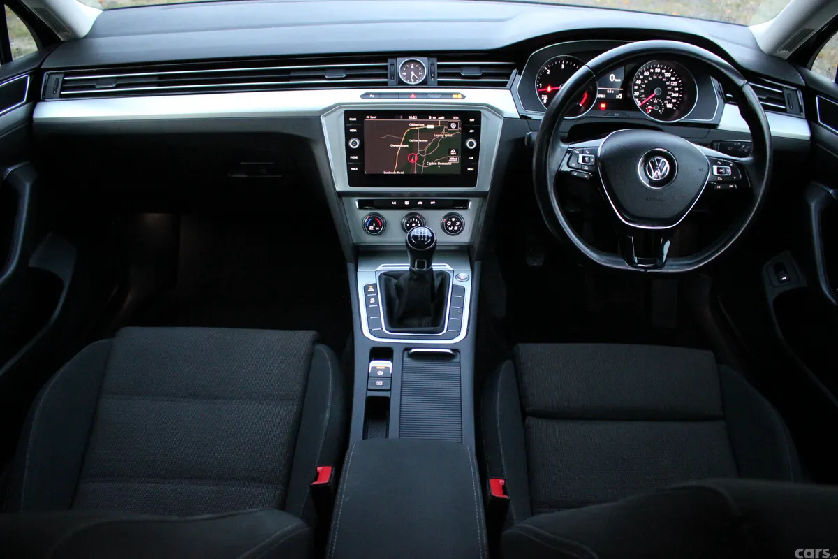 Volkswagen Passat Saloon, Diesel, 2017, Blue