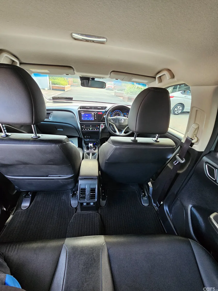 Honda Grace Saloon, Petrol Hybrid, 2015, Grey