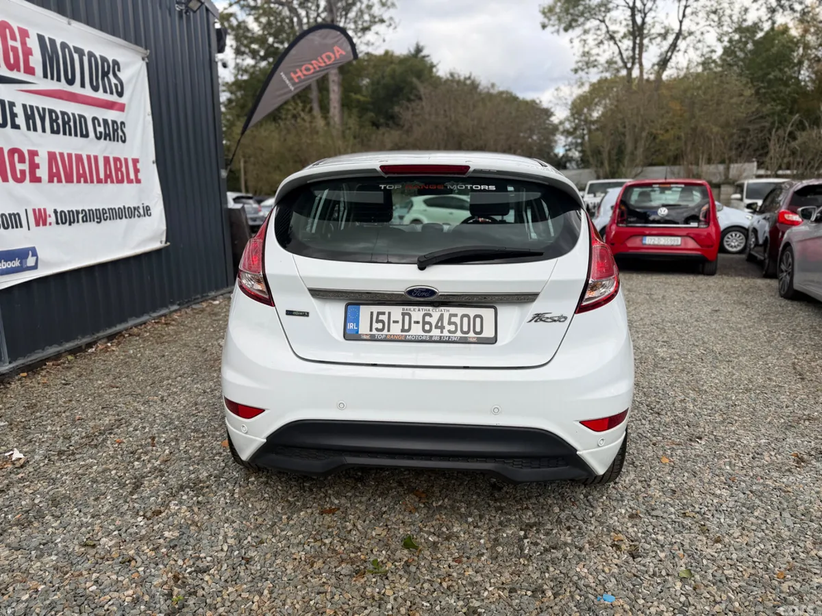 Ford Fiesta Hatchback, Petrol, 2015, White