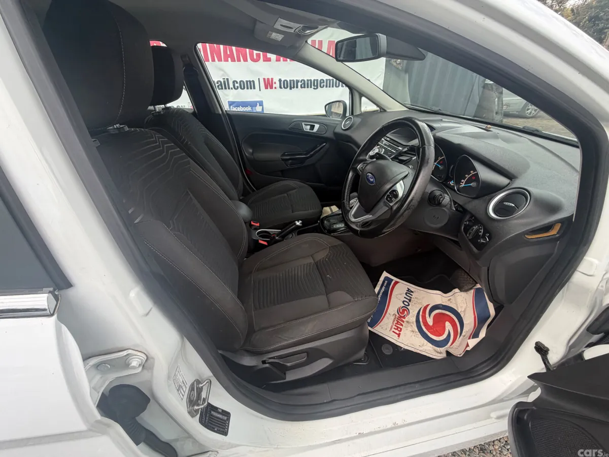 Ford Fiesta Hatchback, Petrol, 2015, White