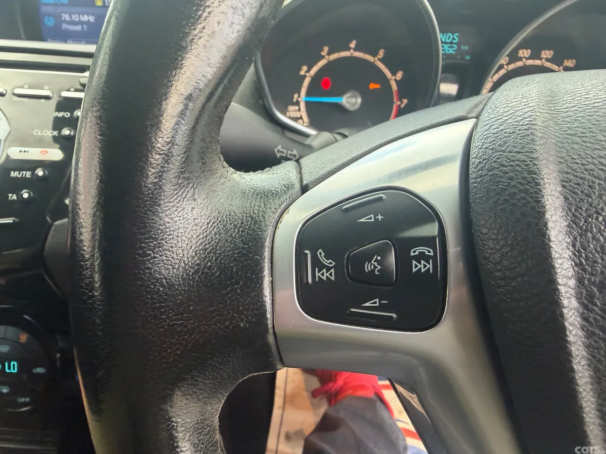 Ford Fiesta Hatchback, Petrol, 2015, White