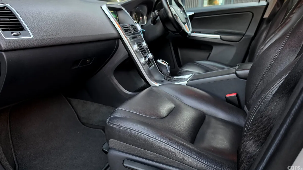 Volvo XC60 SUV, Diesel, 2016, Silver