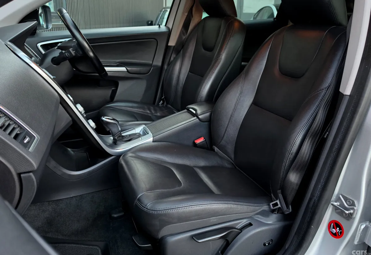 Volvo XC60 SUV, Diesel, 2016, Silver