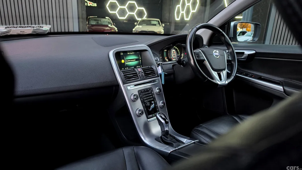Volvo XC60 SUV, Diesel, 2016, Silver