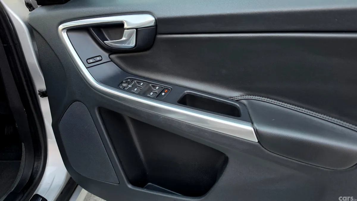Volvo XC60 SUV, Diesel, 2016, Silver