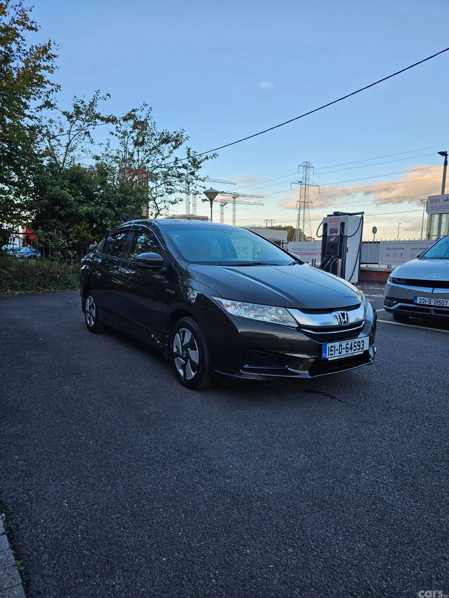 Honda Grace MPV, Petrol Hybrid, 2015, Brown