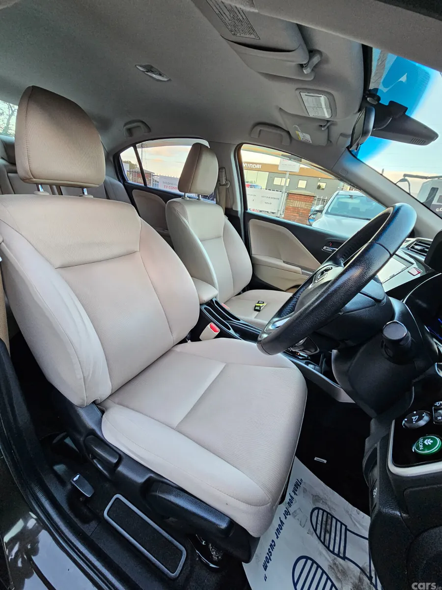 Honda Grace MPV, Petrol Hybrid, 2015, Brown
