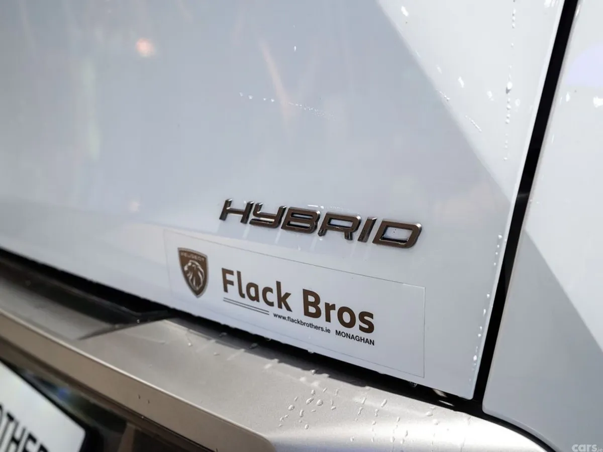 Peugeot 3008 MPV, Petrol Hybrid, 2026, White