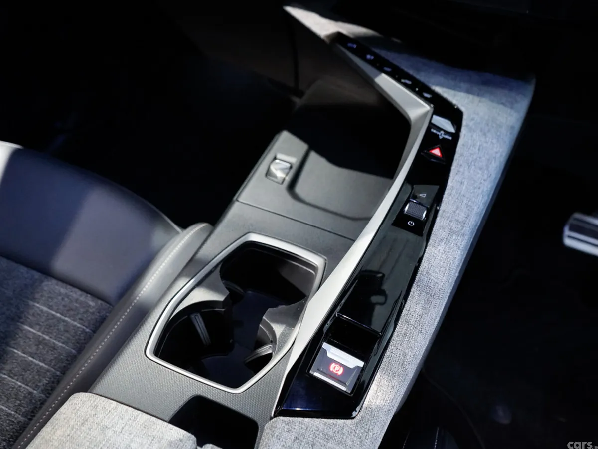 Peugeot 5008 MPV, Petrol Hybrid, 2026, Black
