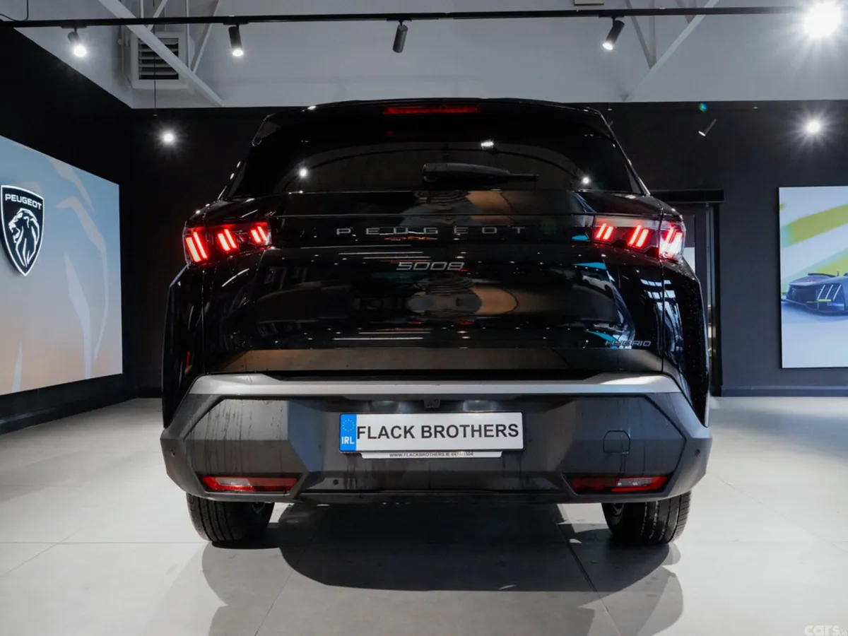 Peugeot 5008 MPV, Petrol Hybrid, 2026, Black