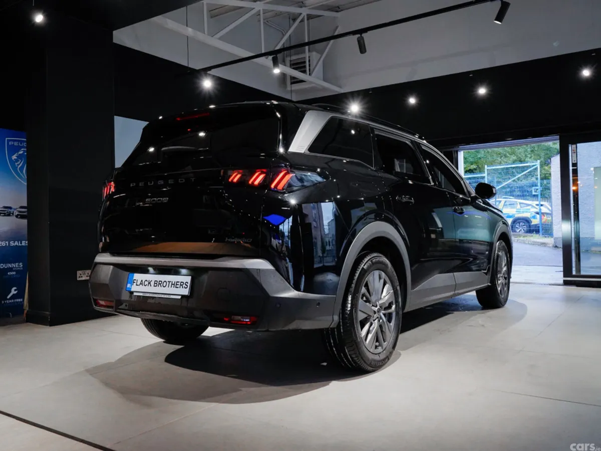 Peugeot 5008 MPV, Petrol Hybrid, 2026, Black