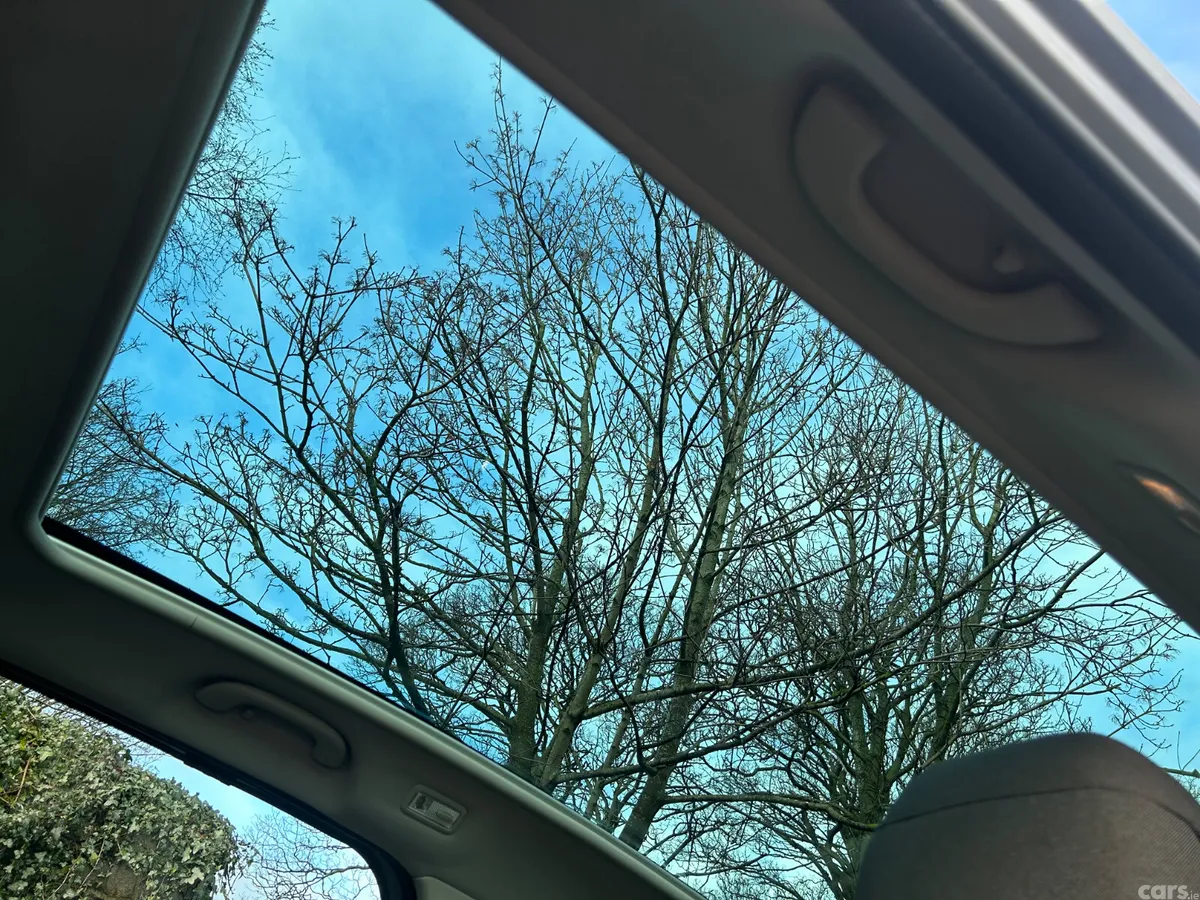 Peugeot 5008 MPV, Petrol, 2017, Grey