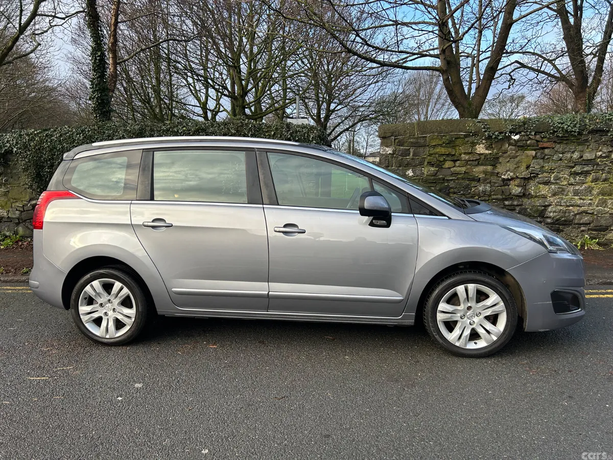 Peugeot 5008 MPV, Petrol, 2017, Grey
