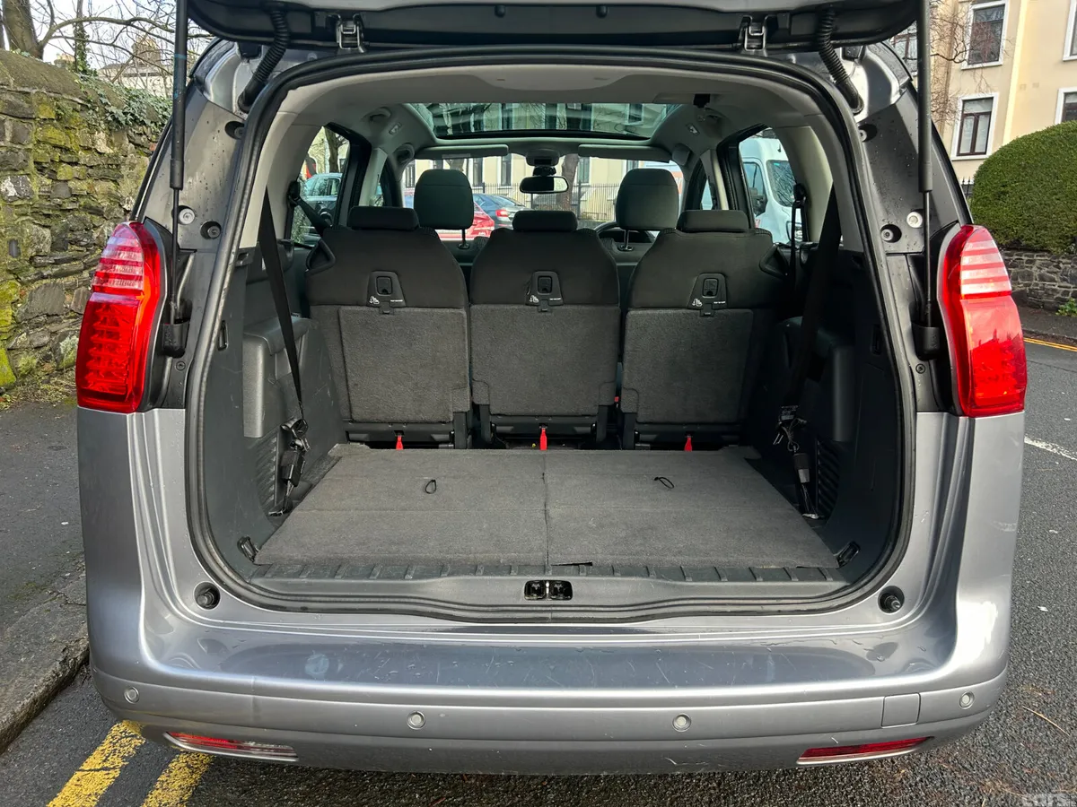 Peugeot 5008 MPV, Petrol, 2017, Grey