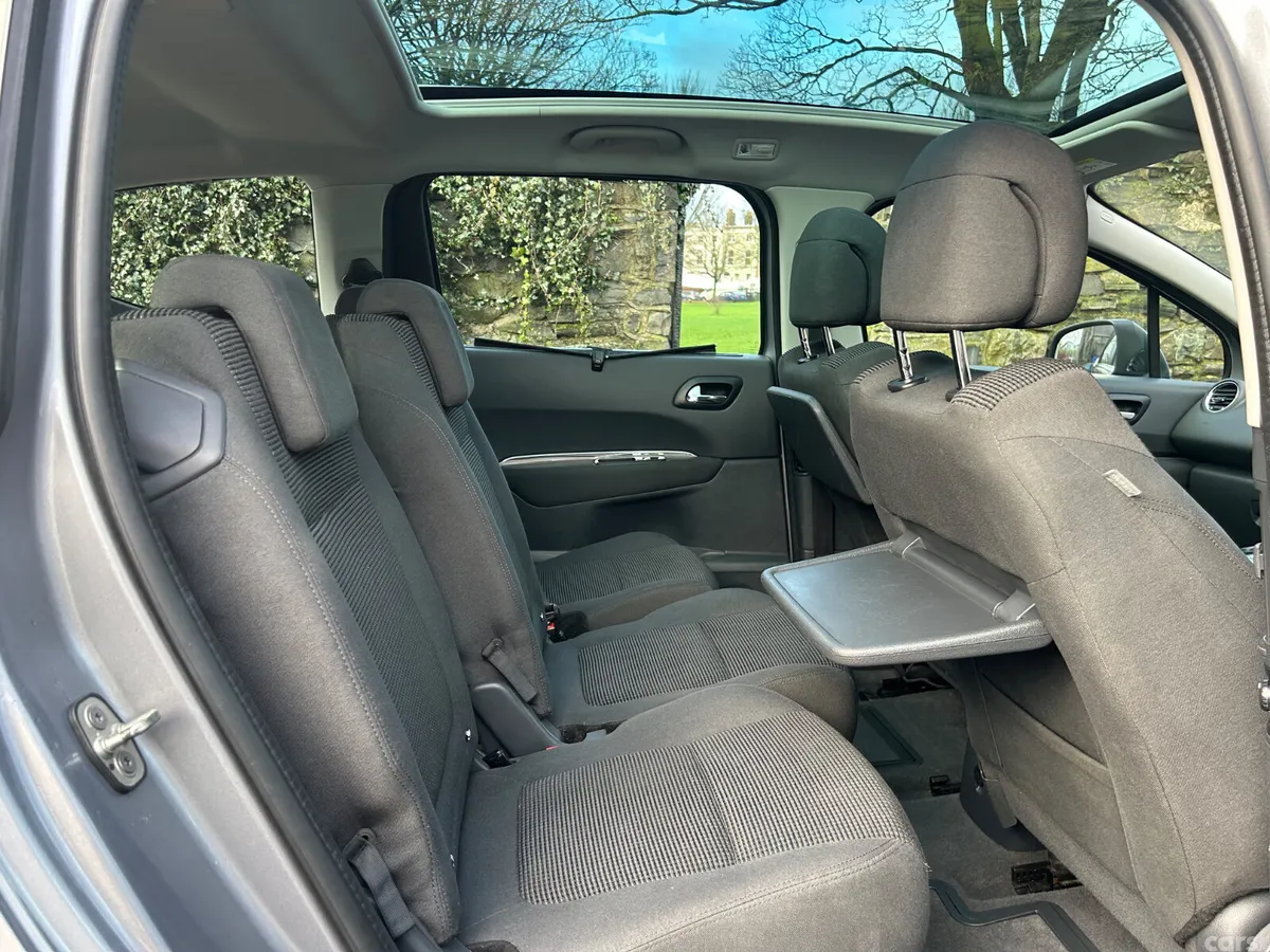 Peugeot 5008 MPV, Petrol, 2017, Grey