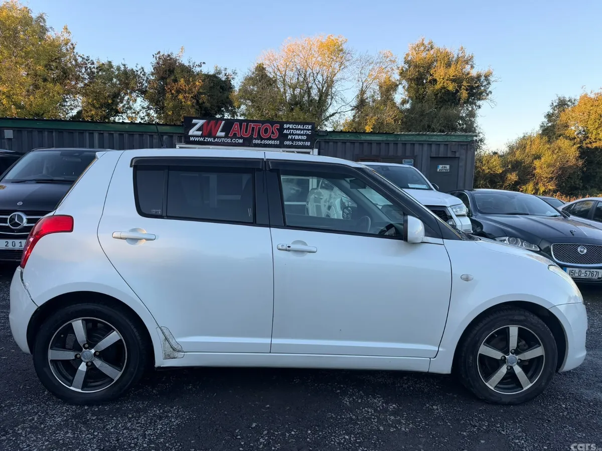 Suzuki Swift Hatchback, Petrol, 2009, White
