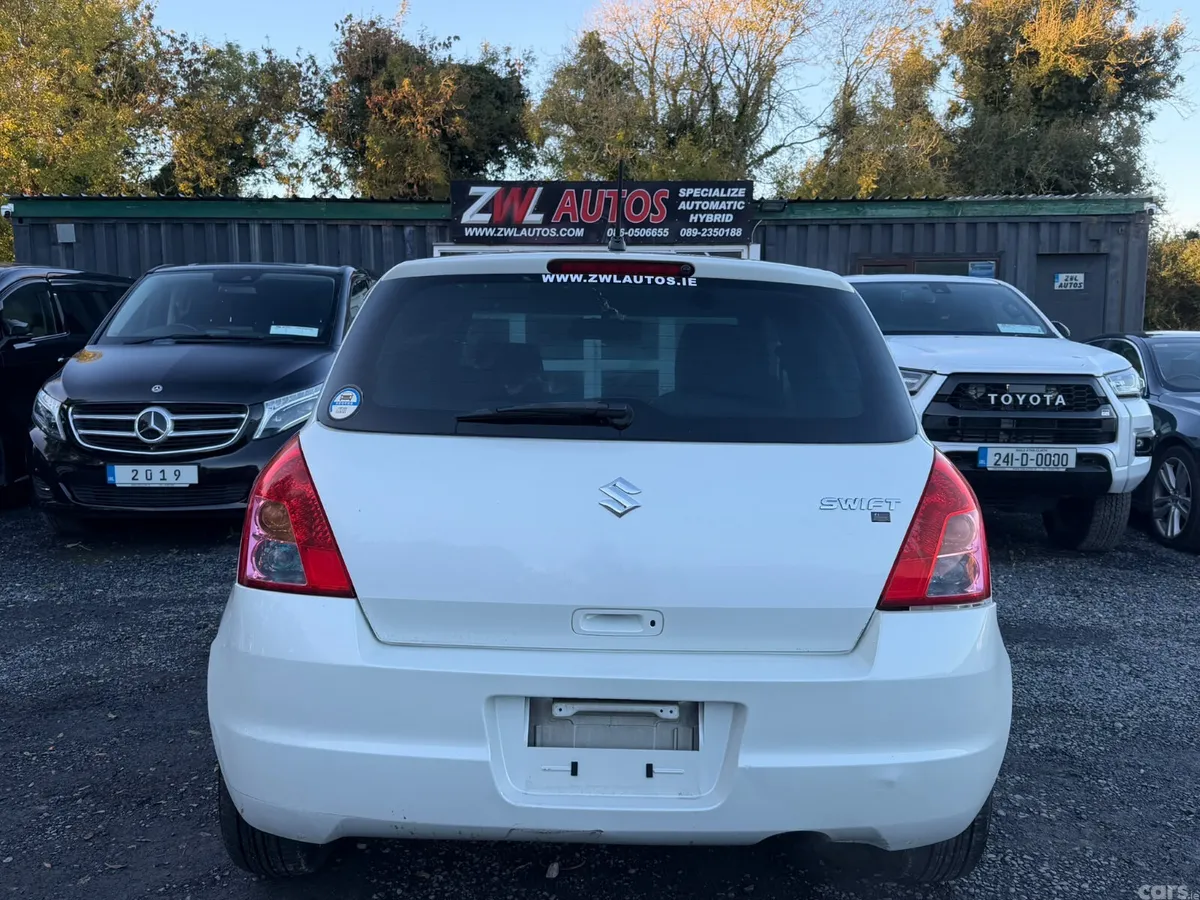 Suzuki Swift Hatchback, Petrol, 2009, White