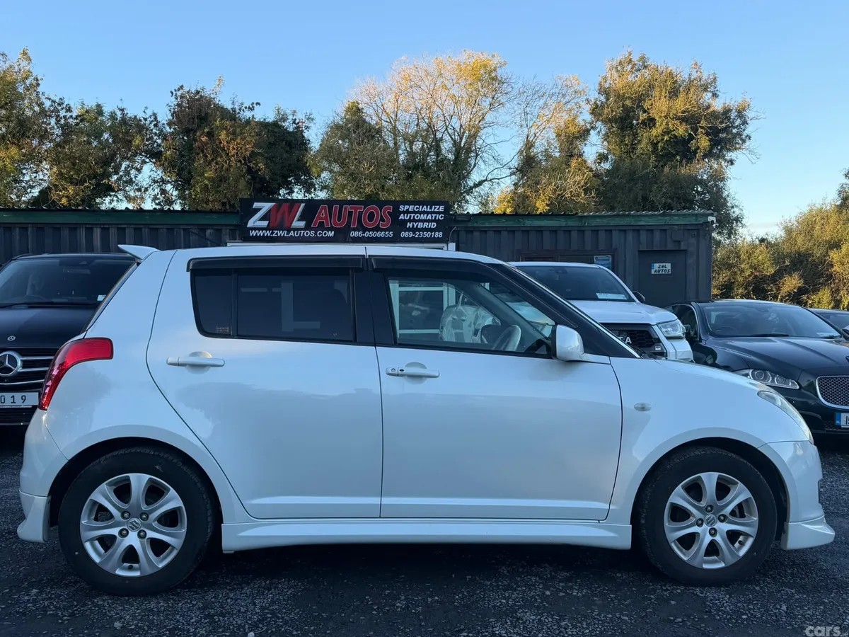 Suzuki Swift Hatchback, Petrol, 2009, White