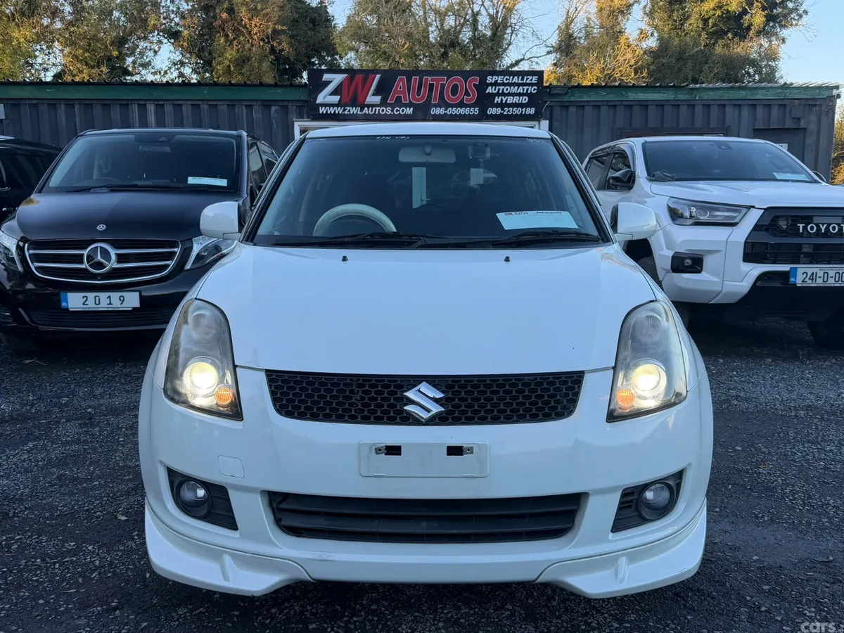 Suzuki Swift Hatchback, Petrol, 2009, White